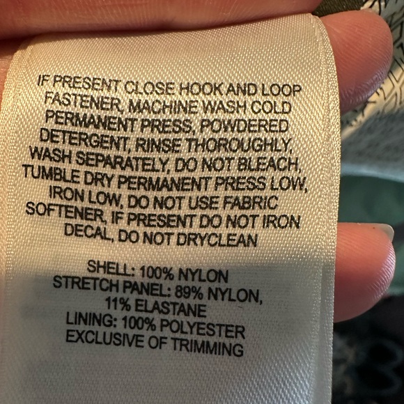 Columbia Sportswear - Green Hooded Titanium Shell - Size Medium - Picture 6 of 6